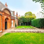 The Kensington Gatehouse